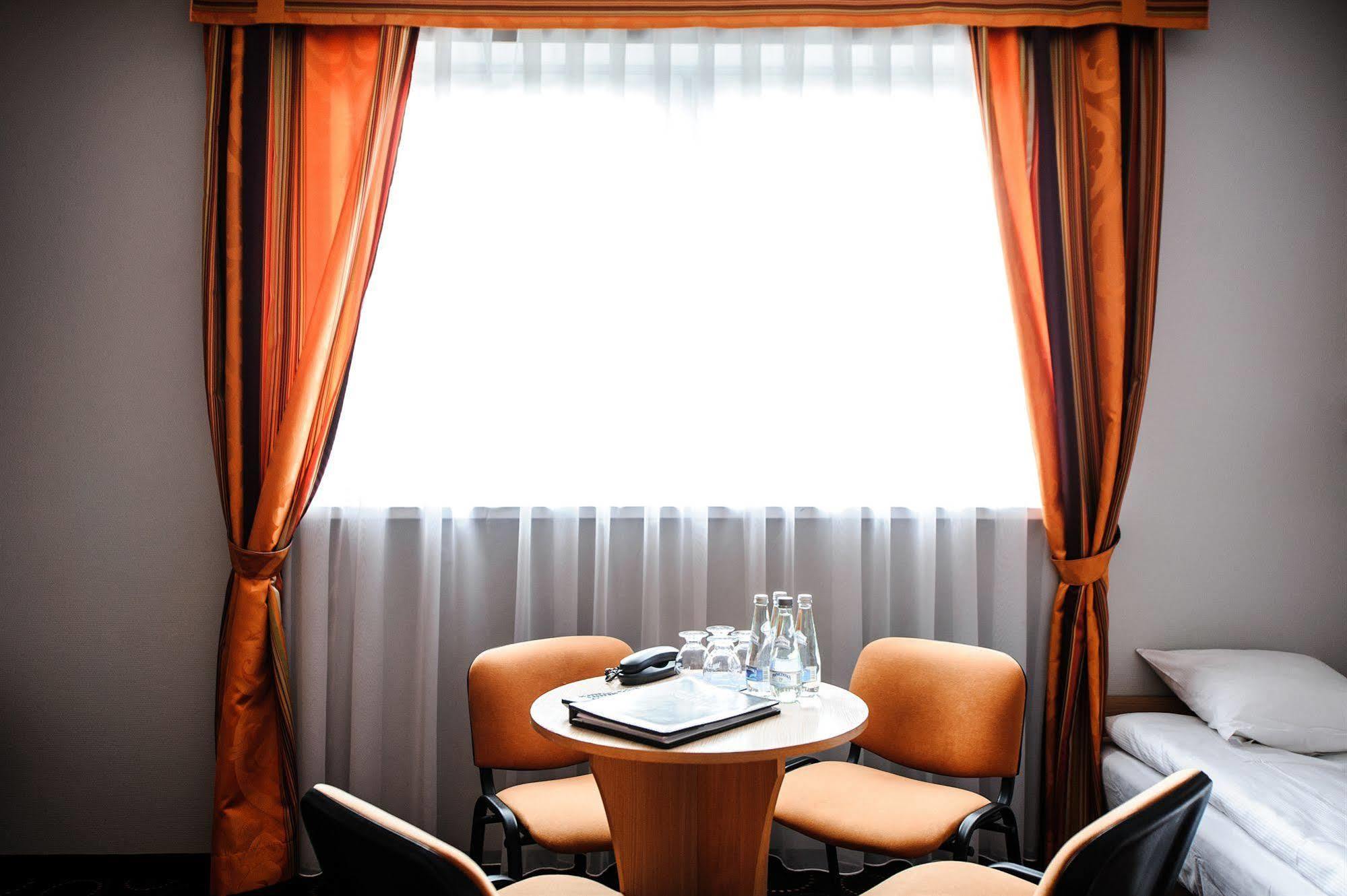 Hotel Aspel คราคูฟ ภายนอก รูปภาพ