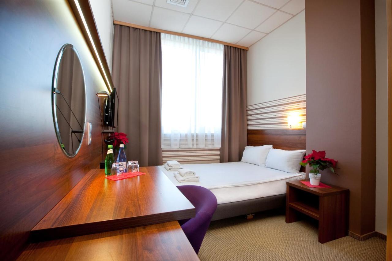 Hotel Aspel คราคูฟ ภายนอก รูปภาพ