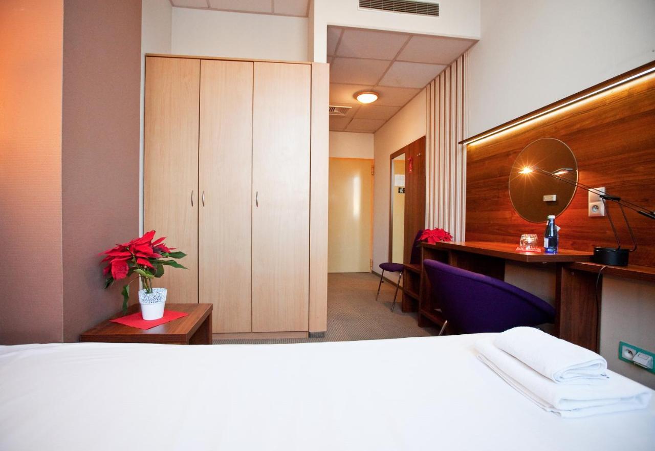Hotel Aspel คราคูฟ ภายนอก รูปภาพ