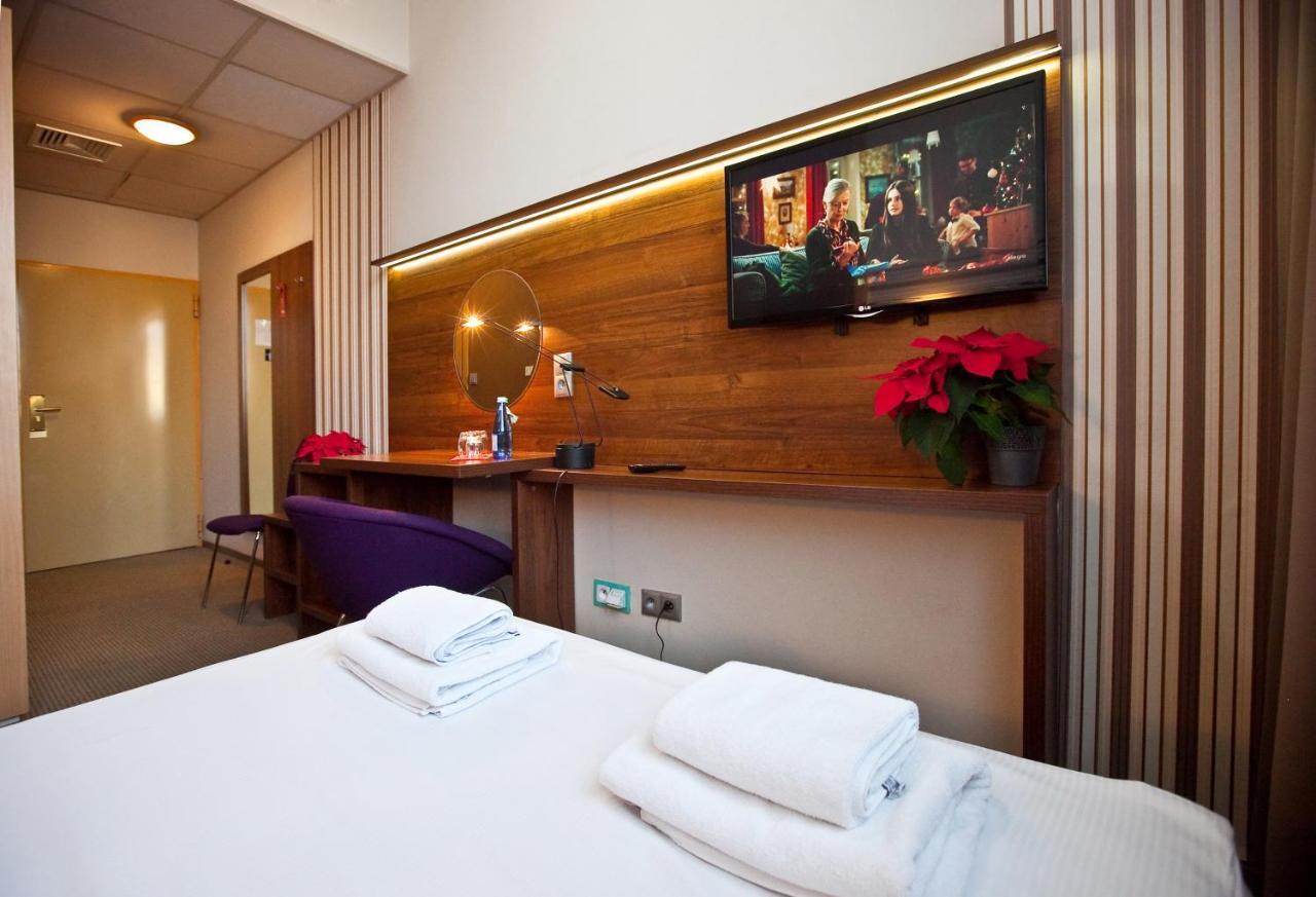 Hotel Aspel คราคูฟ ภายนอก รูปภาพ